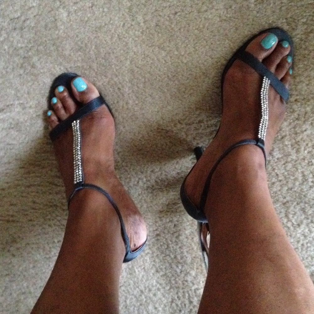 💢🌟 🎉 LAST CALL! Grey Rhinestone Heels - Picture 4 of 4
